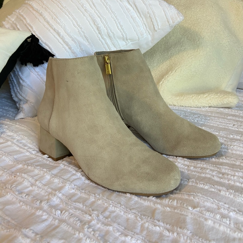 NEW Kenneth Cole Road Stop Block Heel Ankle Bootie